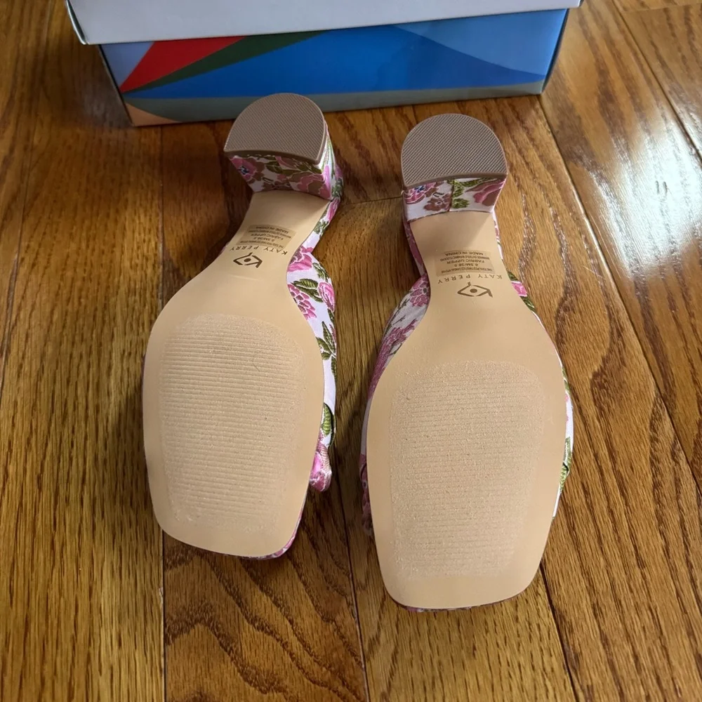 Katy Perry‎ Women's The Tooliped Twisted Slip-On Sandals
